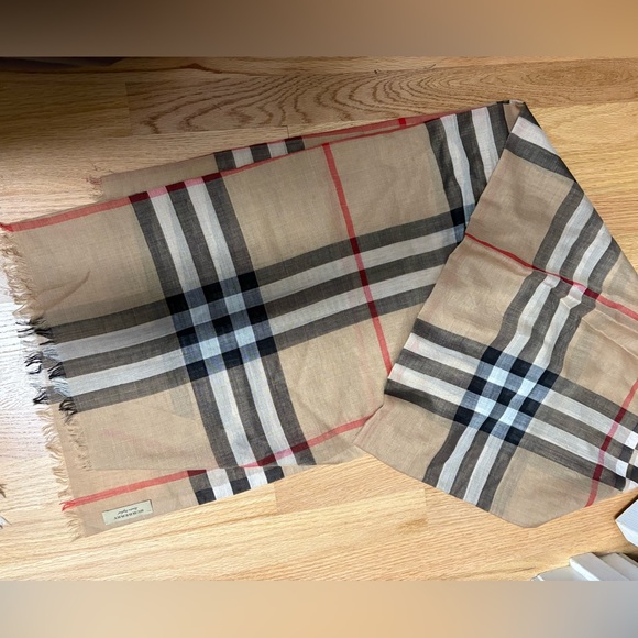 Burberry Giant Check Print Wool & Silk Scarf - Picture 3 of 7